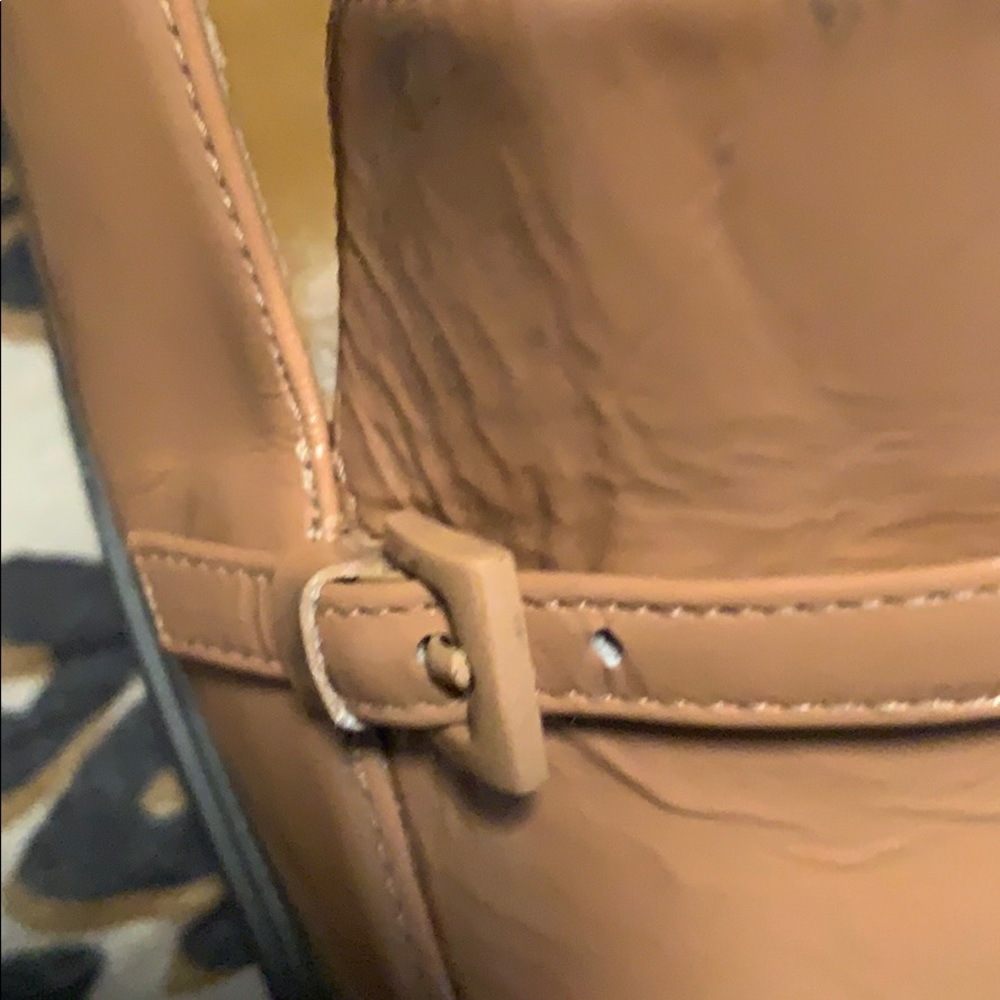 Shoe - Picture 5 of 9